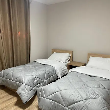 New Bazaar Τίρανα